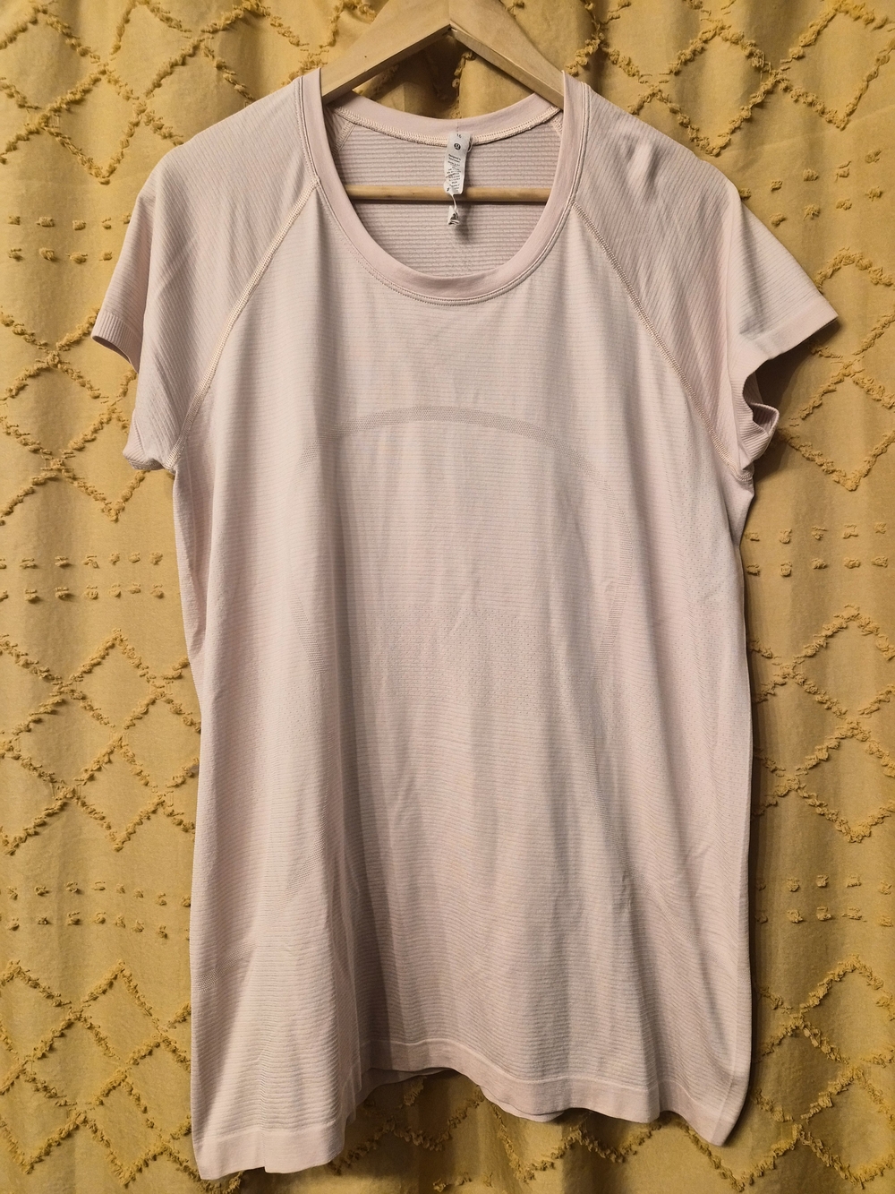lululemon athletica Light Pink Short Sleeve Active Tee